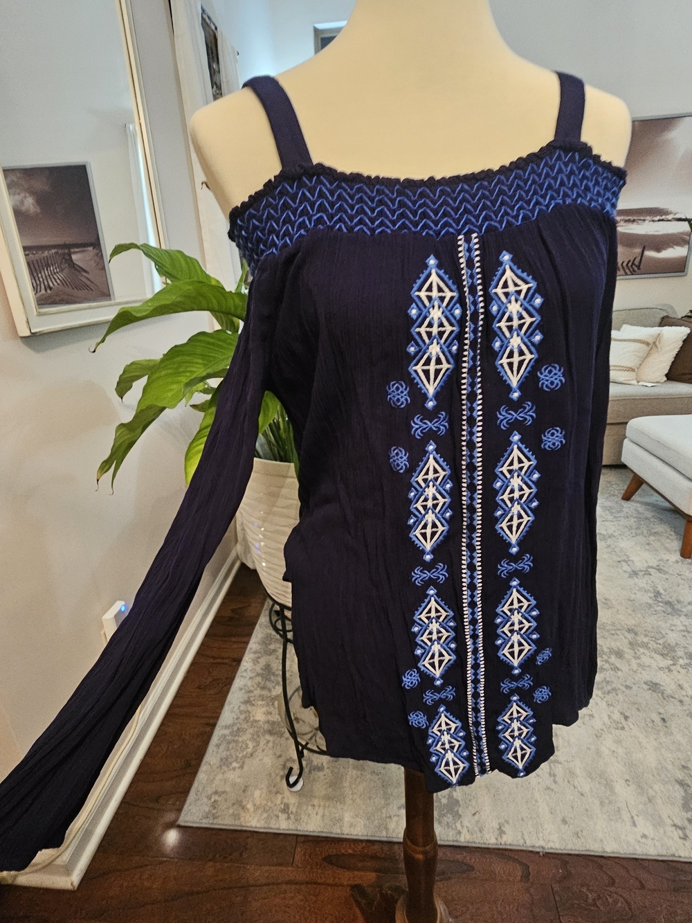 Cupio Navy Cold-Shoulder Embroidered Women's Top